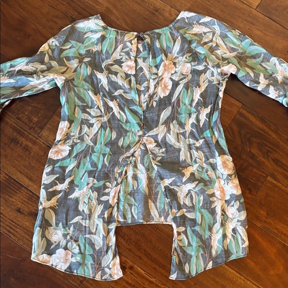 LC Lauren Conrad | Floral Blouse - Black and Green with 3/4 bell sleeves - Picture 6 of 12